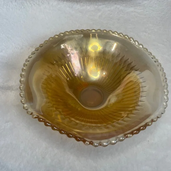 Carnival Glass bowl - Picture 2 of 3